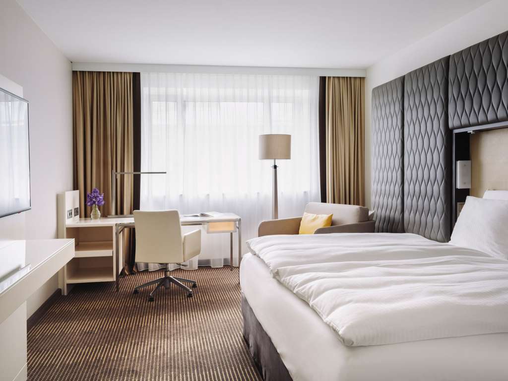 Pullman Berlin Schweizerhof photo 3